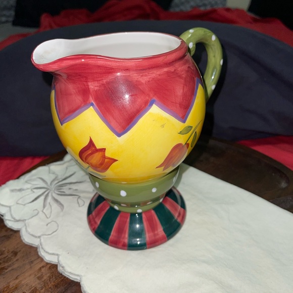 Vintage 1997 CBK Ltd, Elegant/Playful Rose Hand-painted Handled Ceramic Pitcher - Picture 3 of 13